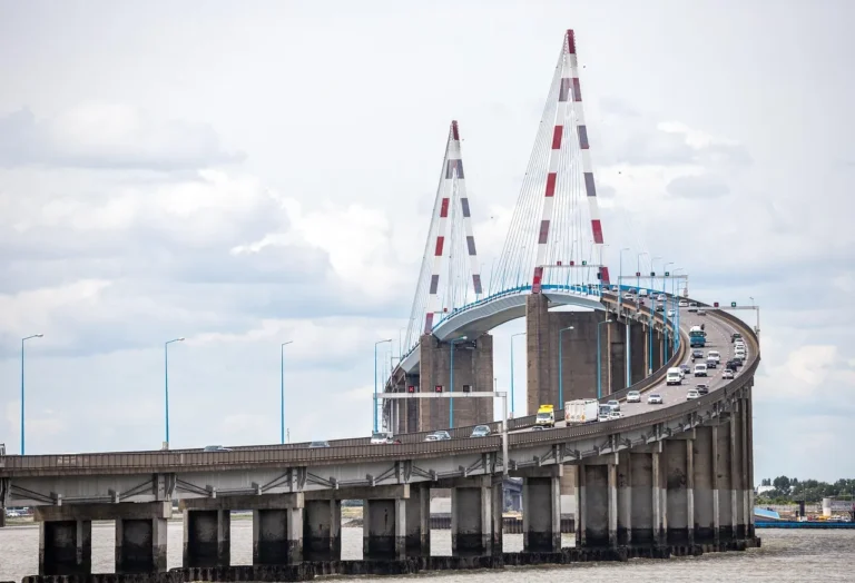 Pourquoi le pont de l&rsquo;île de Ré ferme-t-il, et à quelle fréquence ?
